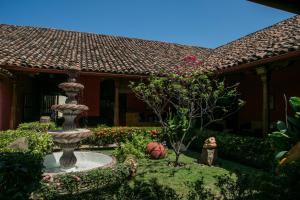 105 Calle El Consulado, Granada, 43000, Nicaragua.