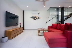 Sunset Garden 7 Upscale Private Villa with Oxygen Pool Nai Harn Area