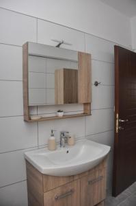 Kalamaria Sunny Home