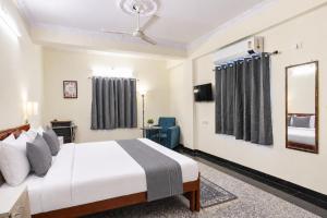 Hotel Eminence Stay Near LV EYE Hospital Banjara Hills