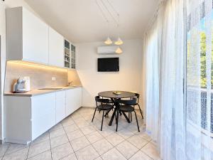 Apartment Sunny 1