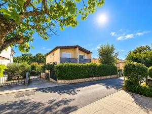 Apartment Sunny 1