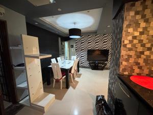 Apparemment F3 Équipée Blvd des lions