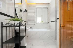 Komfortowy Apartament z Prywatną Sauną w Kielcach by Noclegi Renters