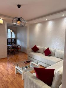 Modern Beach Apartment 5 minute walk to the sea