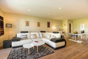 Funchal SilverWood Apartment - by LovelyStay