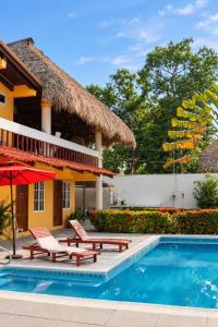 Family apartment by the canal, 2 pools