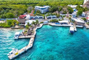 Casa del Mar Cozumel Hotel & Dive Resort with free access to an exclusive beach club