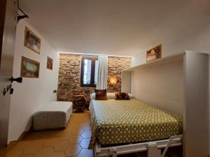 Casa rural rústica para parejas, familias o amigos a la montaña de EL COLMENAR