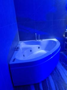 LA SUITE DEL DOGE - Suite con Bagno privato, Vasca, Caminetto estetico, Ingresso Indipendente, Angolo Fitness e Cromoterapia