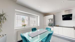 Lichard House-Garden-Terrace-Grill