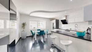 Lichard House-Garden-Terrace-Grill