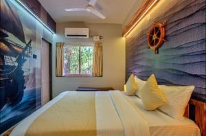 Lavish 2BHK Apartment Common Pool Sit-Out