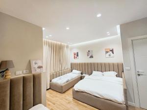 Luxe Villa Heated Winter pool & Jacuzzi