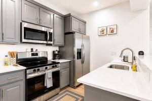 Downtown Escape by Bathhouse Row & Convention Center, Suite 106