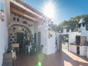 Artenara Retreat with Hot Tub