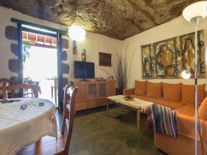 Cozy Cave Home in Gran Canaria