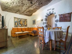 Cozy Cave Home in Gran Canaria