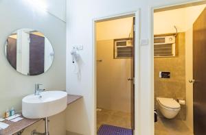 Jacuzzi suite near the beach, Charvi