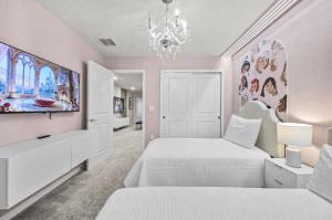 Beautifully 5-Bedroom Villa w Pool Near Disney