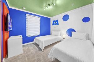 Beautifully 5-Bedroom Villa w Pool Near Disney