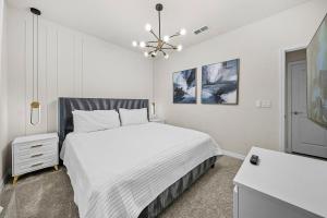 Beautifully 5-Bedroom Villa w Pool Near Disney