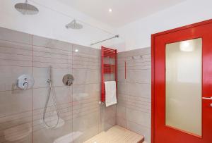 Appartamento Rosso a Milano, vicino allo IEO