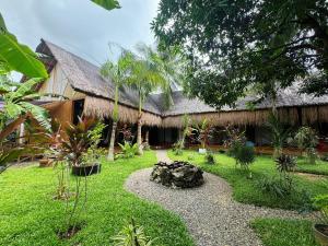 Nautilus Resort Hostel & Hammocks