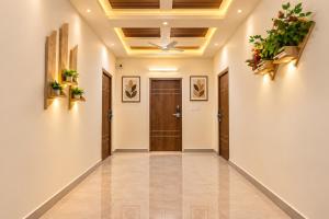Hotel Gold Near Hitech City & Shilparamam Madhapur 100ft road