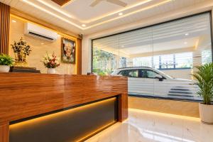 Hotel Gold Near Hitech City & Shilparamam Madhapur 100ft road