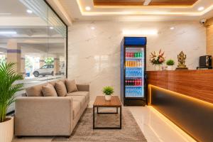 Hotel Gold Near Hitech City & Shilparamam Madhapur 100ft road