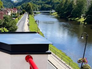 Riverside Luxury Apartments & Café - Bohemian Paradise on the Greenway Jizera