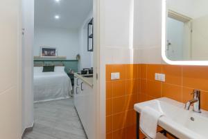 Lovely and tiny Pied-à-terre in the City center