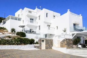 Amalias Homes-Korifi Villas