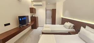Chippy Residency Hotel ECR