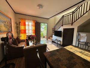 Elegant Townhouse Haven Cleopatra