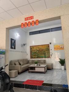 Khách Sạn CẨM HỒNG 锦宏宾馆