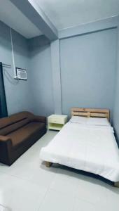 Studio room at Paseo San Ramon #303