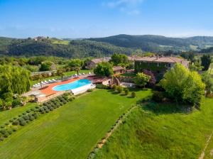 Quaint house in Murlo with shared pool