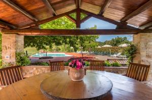 Quaint house in Murlo with shared pool