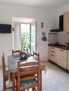 Cozy house with garden in Rio nellElba