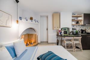 Bright Studio with Garden in Archangelos, 45 m², 2 pers.
