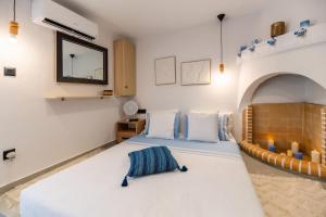 Bright Studio with Garden in Archangelos, 45 m², 2 pers.