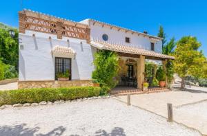 Spacious villa with pool in Priego de Córdoba - 350 m²
