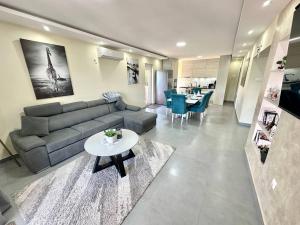Luxy Apartments