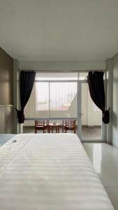 Louise Hotel Cianjur