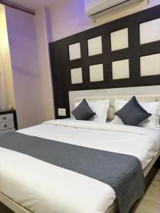 Bhavyam Palace A Luxury AC Homestay