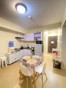 City and Sea View 1BR Condo in Avida Towers Davao