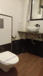 Hotel G K Group Of Hotels By Elysian Near IGI Airport