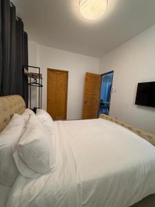 Modern Calbayog Condo near City Center & Airport